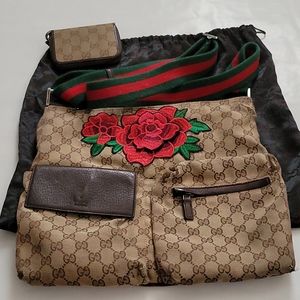 GUCCI crossbody bag with wallet